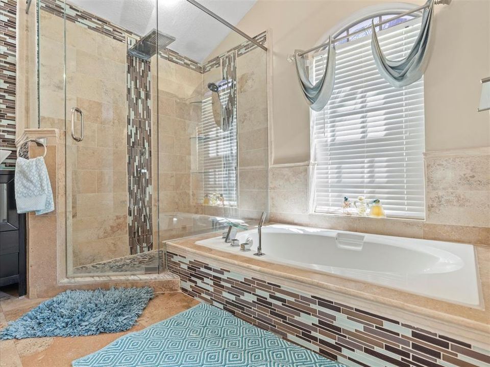 出租: $4,800 (4 贝兹, 3 浴室, 2217 平方英尺)