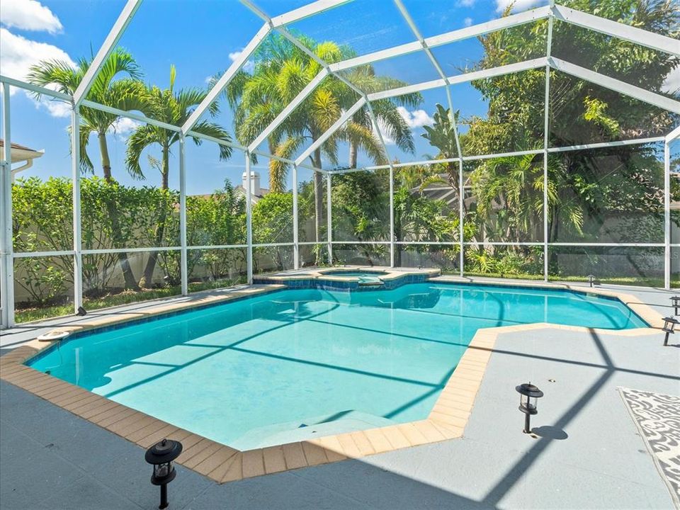 出租: $4,800 (4 贝兹, 3 浴室, 2217 平方英尺)