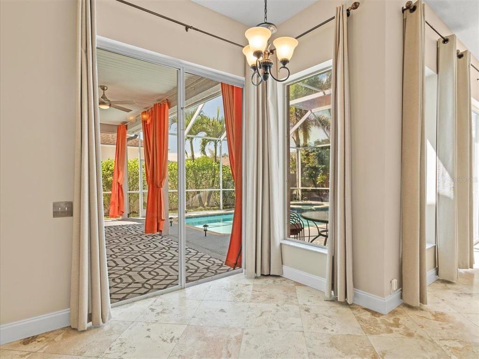 出租: $4,800 (4 贝兹, 3 浴室, 2217 平方英尺)