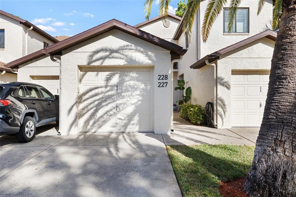 For Sale: $324,900 (2 beds, 2 baths, 1491 Square Feet)