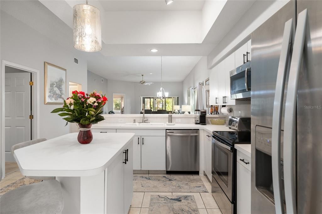 For Sale: $324,900 (2 beds, 2 baths, 1491 Square Feet)