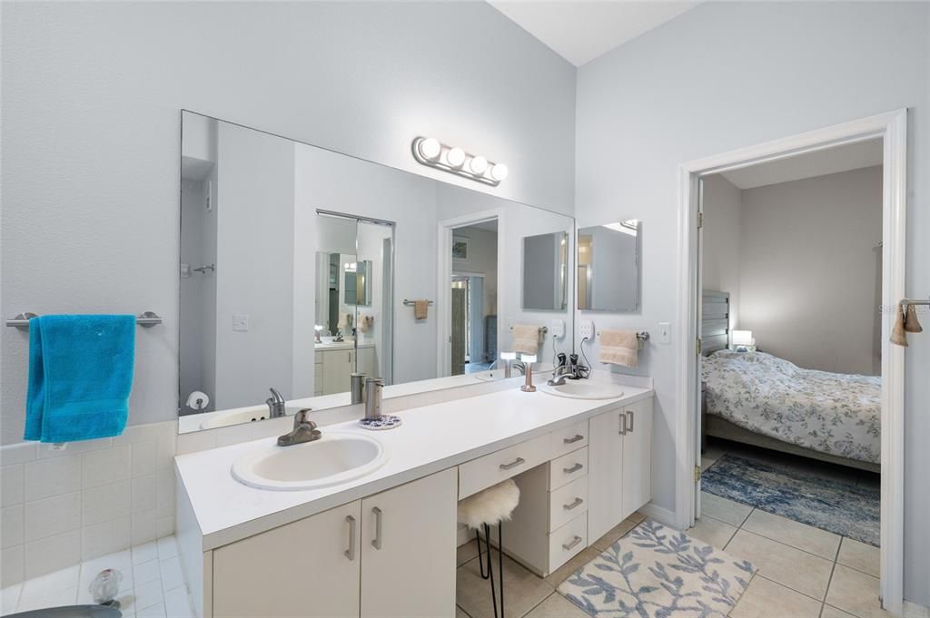 For Sale: $324,900 (2 beds, 2 baths, 1491 Square Feet)