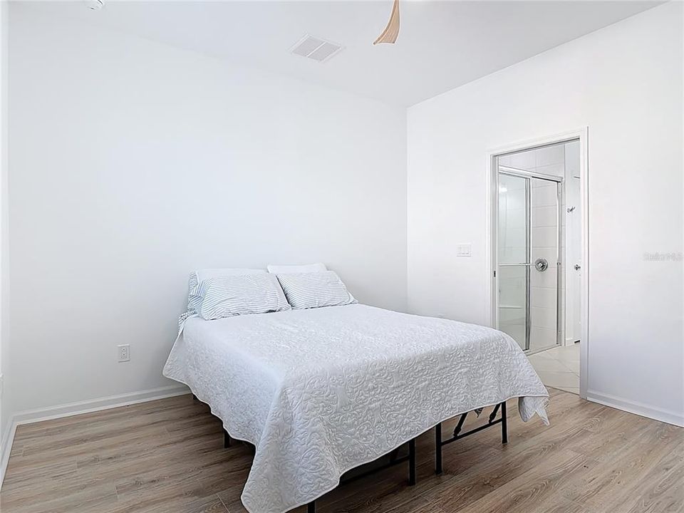 En Venta: $427,900 (2 camas, 2 baños, 1464 Pies cuadrados)