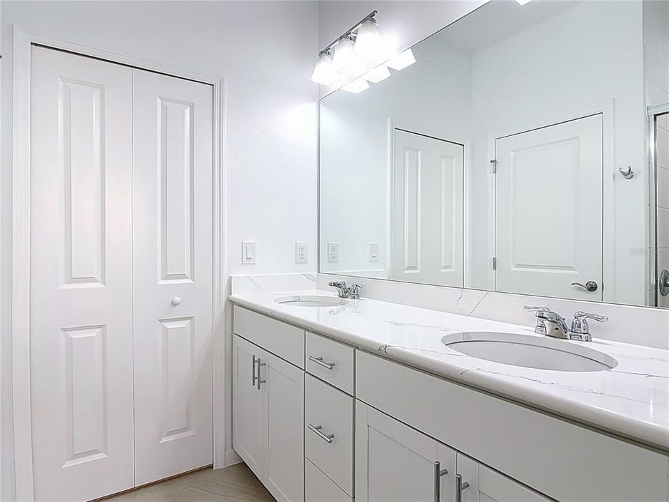 En Venta: $427,900 (2 camas, 2 baños, 1464 Pies cuadrados)