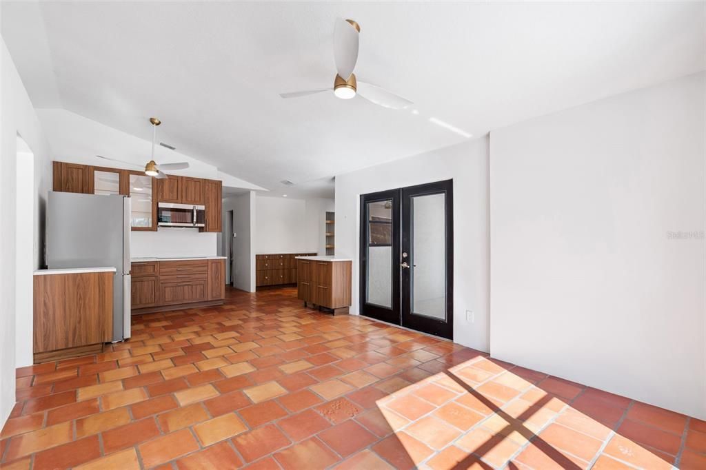 На продажу: $389,000 (3 спален, 2 ванн, 1643 Квадратных фут)