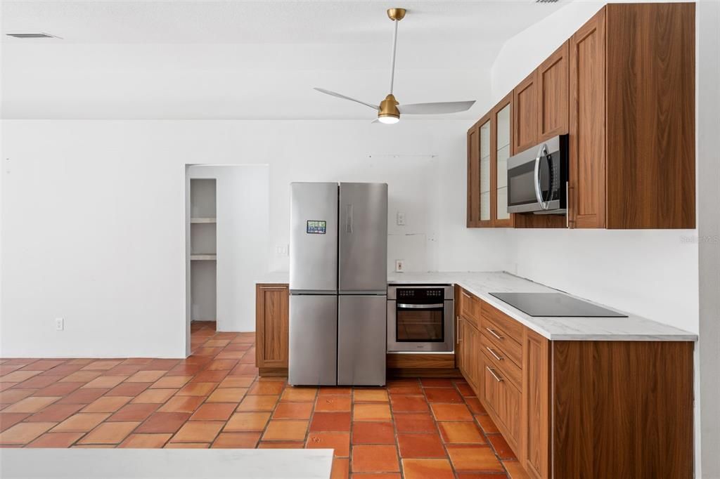 На продажу: $389,000 (3 спален, 2 ванн, 1643 Квадратных фут)