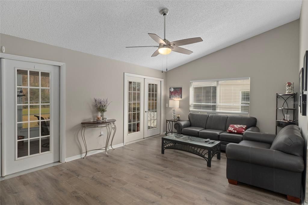 Active With Contract: $239,900 (2 beds, 2 baths, 1201 Square Feet)