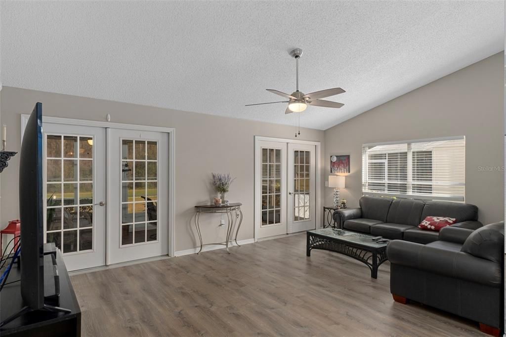 Active With Contract: $239,900 (2 beds, 2 baths, 1201 Square Feet)