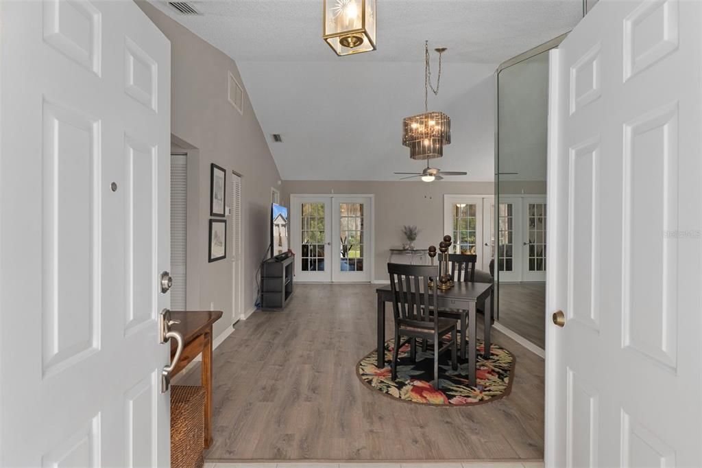 Active With Contract: $239,900 (2 beds, 2 baths, 1201 Square Feet)