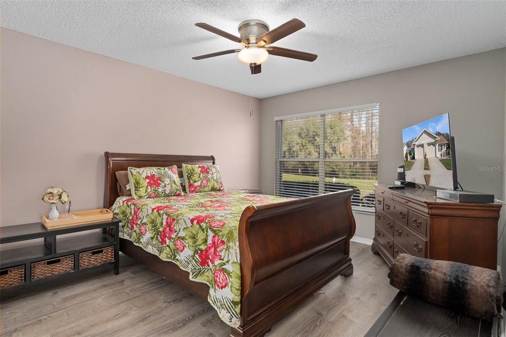 Active With Contract: $239,900 (2 beds, 2 baths, 1201 Square Feet)