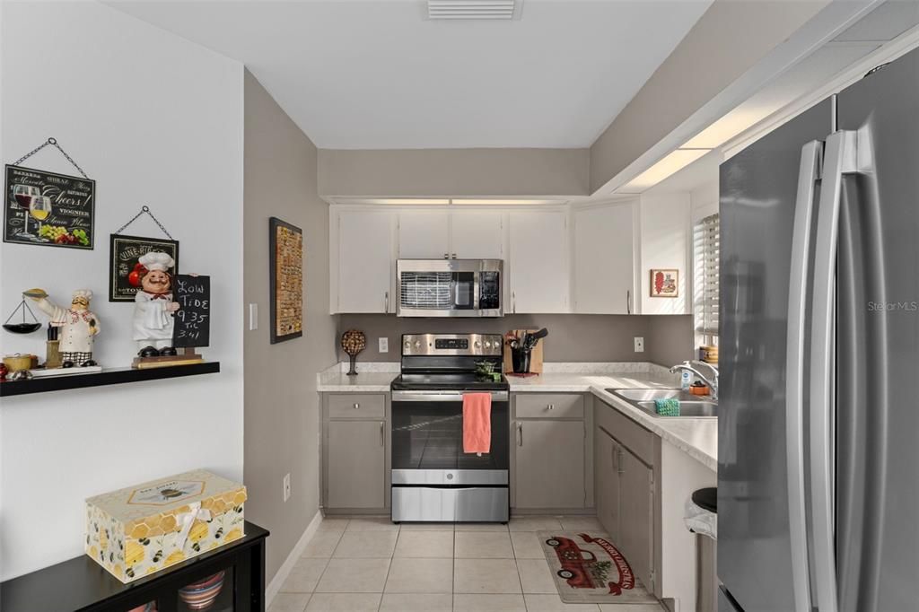 Active With Contract: $239,900 (2 beds, 2 baths, 1201 Square Feet)