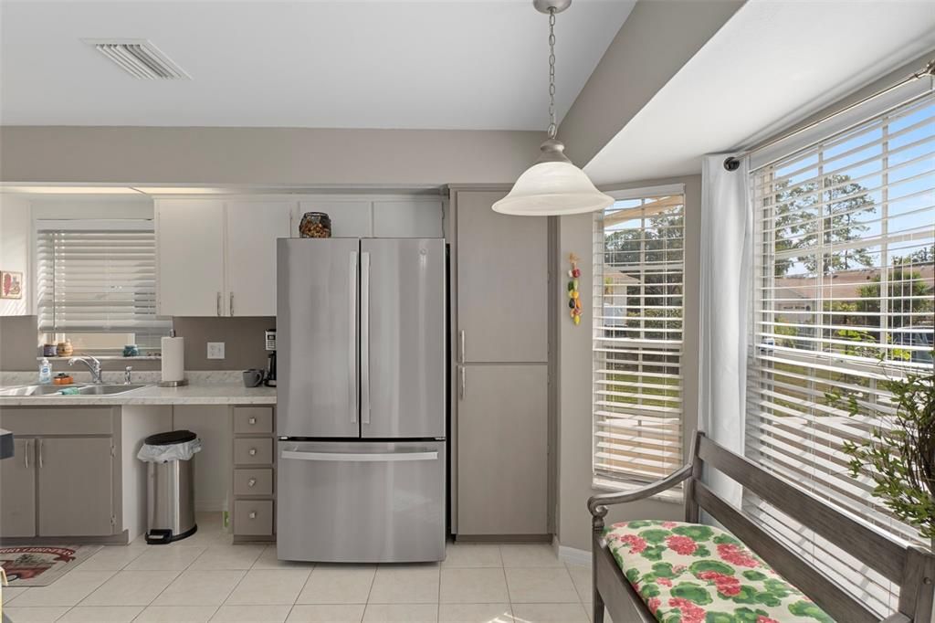 Active With Contract: $239,900 (2 beds, 2 baths, 1201 Square Feet)