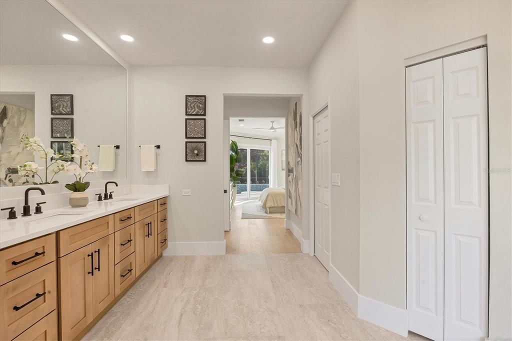 En Venta: $1,699,000 (4 camas, 2 baños, 2561 Pies cuadrados)