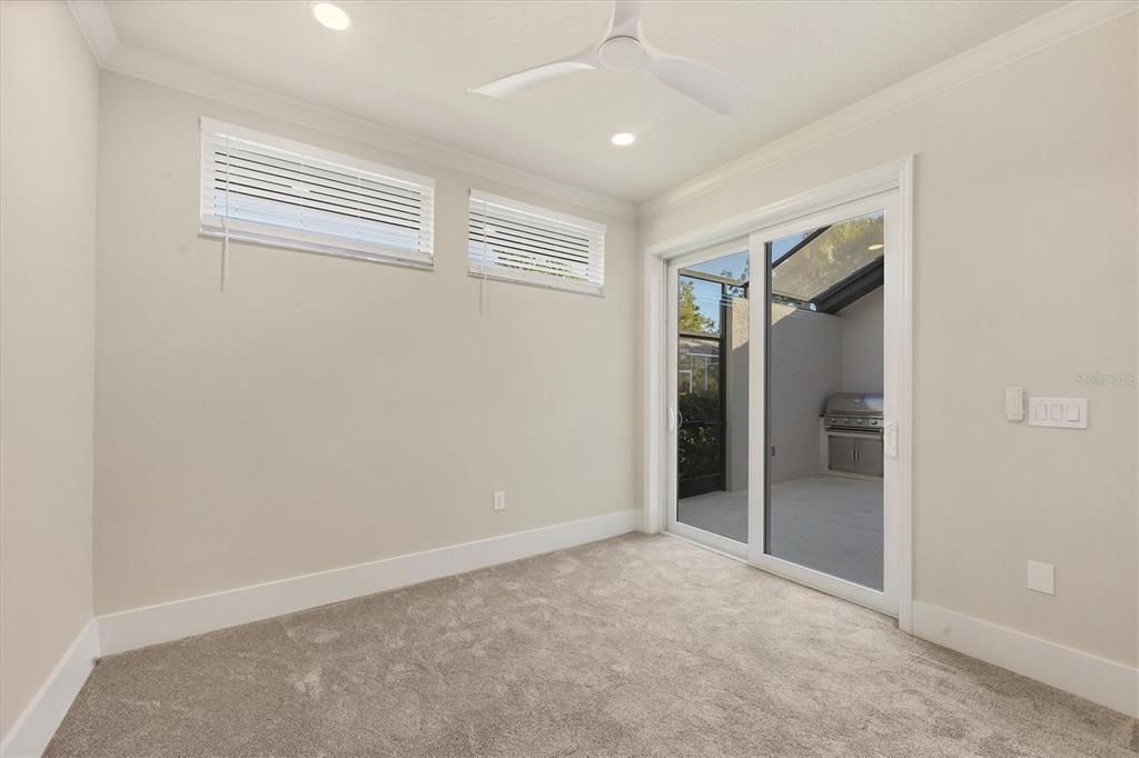 En Venta: $1,699,000 (4 camas, 2 baños, 2561 Pies cuadrados)