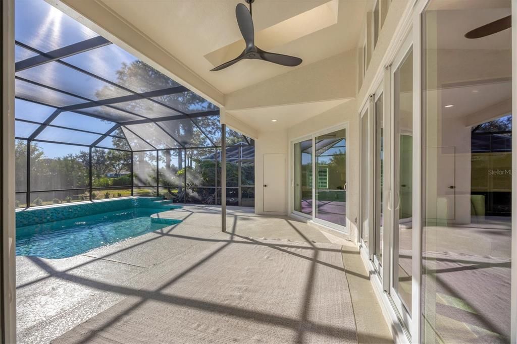 En Venta: $1,699,000 (4 camas, 2 baños, 2561 Pies cuadrados)