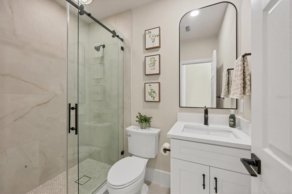 En Venta: $1,699,000 (4 camas, 2 baños, 2561 Pies cuadrados)