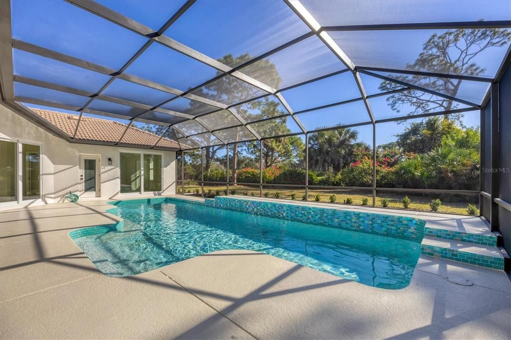 En Venta: $1,699,000 (4 camas, 2 baños, 2561 Pies cuadrados)