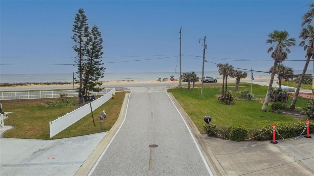 На продажу: $240,000 (0.14 acres)