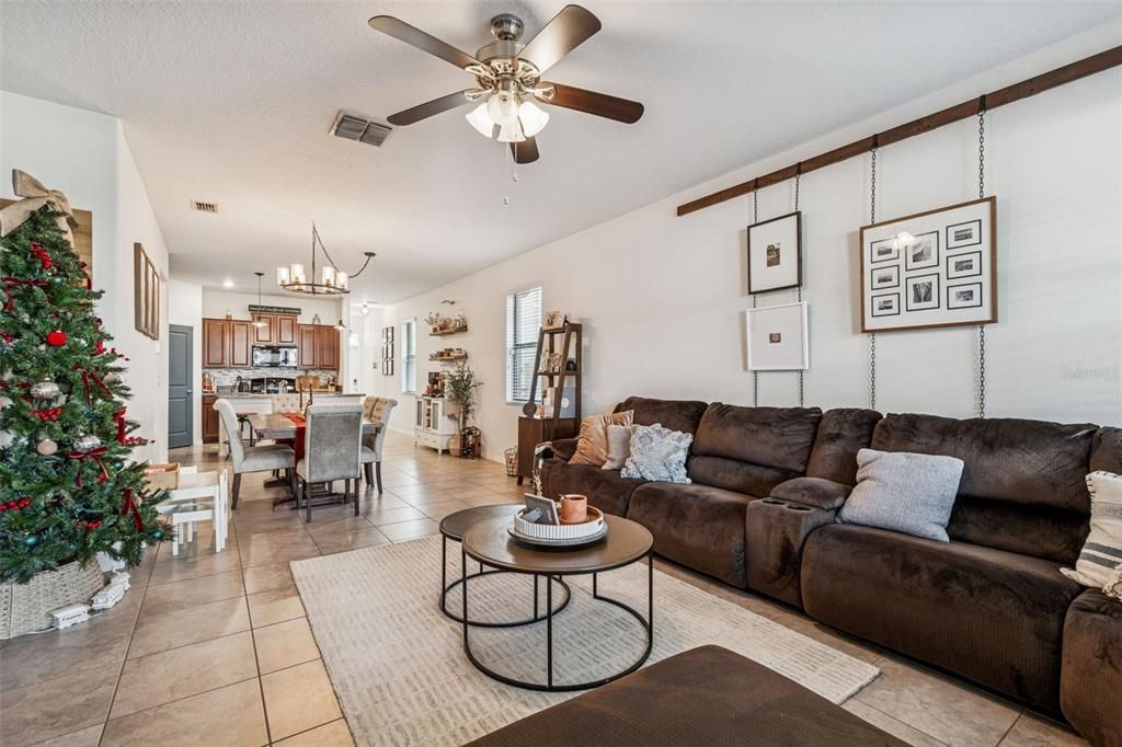 For Rent: $2,700 (3 beds, 2 baths, 1506 Square Feet)