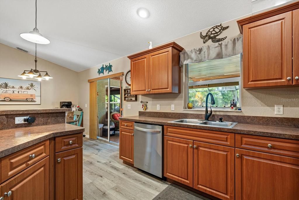 待售: $525,000 (3 贝兹, 2 浴室, 1517 平方英尺)