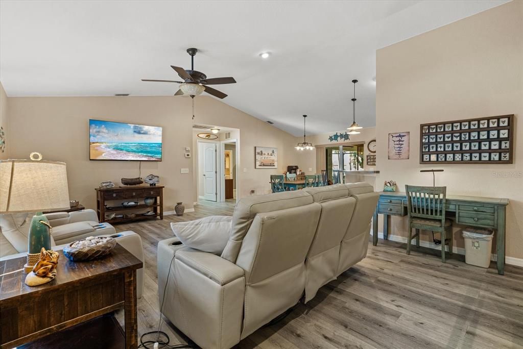 待售: $525,000 (3 贝兹, 2 浴室, 1517 平方英尺)