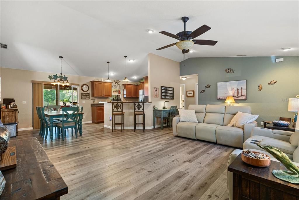 待售: $525,000 (3 贝兹, 2 浴室, 1517 平方英尺)