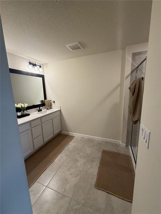 En Renta: $2,875 (3 camas, 2 baños, 1921 Pies cuadrados)