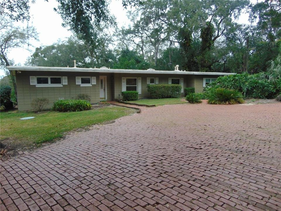 For Sale: $675,000 (4 beds, 3 baths, 2022 Square Feet)