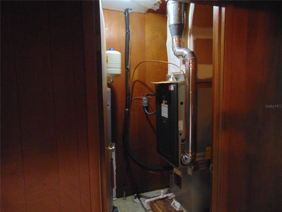 For Sale: $675,000 (4 beds, 3 baths, 2022 Square Feet)