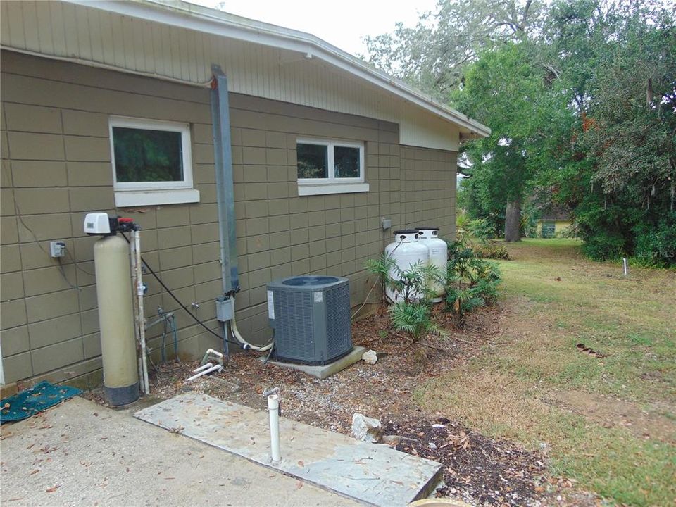 For Sale: $675,000 (4 beds, 3 baths, 2022 Square Feet)