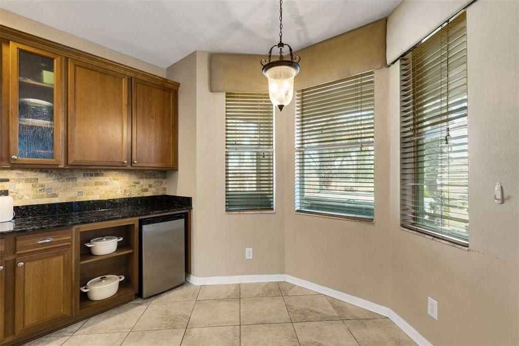 На продажу: $440,000 (4 спален, 2 ванн, 2396 Квадратных фут)