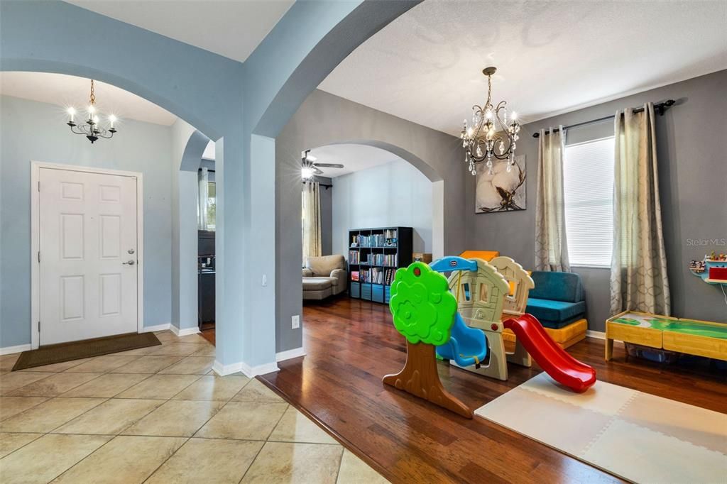 На продажу: $440,000 (4 спален, 2 ванн, 2396 Квадратных фут)