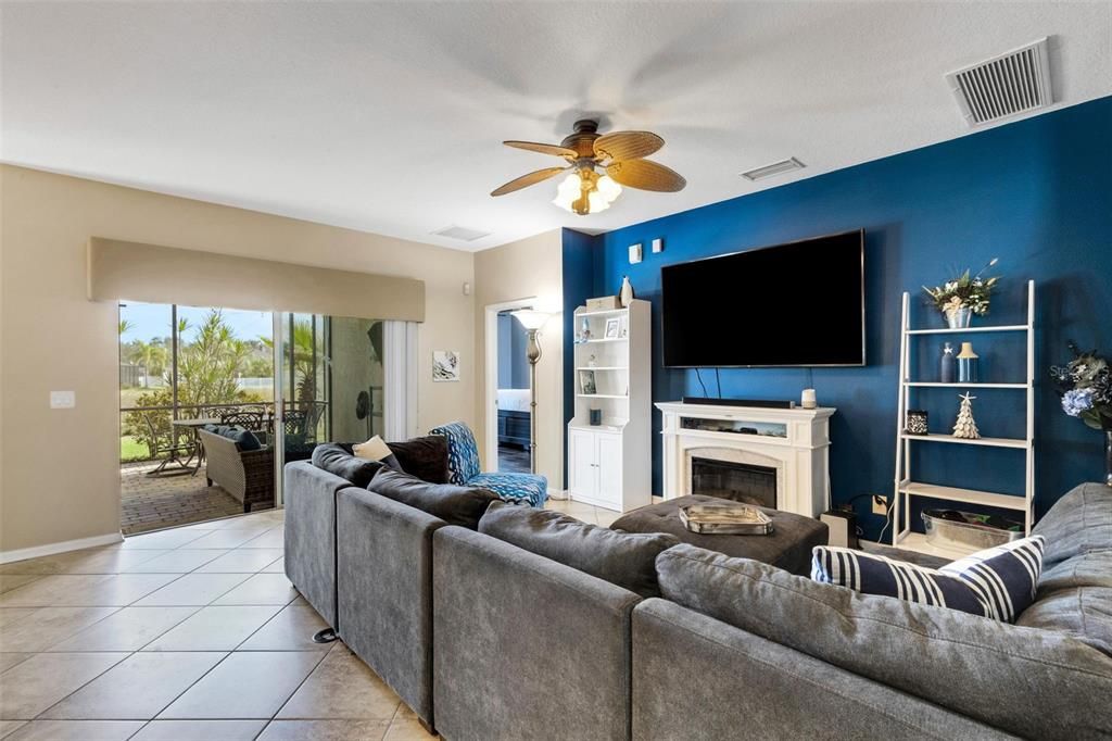 На продажу: $440,000 (4 спален, 2 ванн, 2396 Квадратных фут)