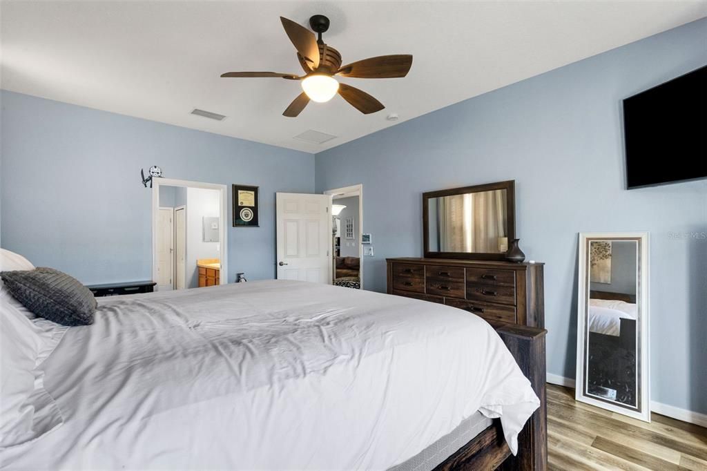 На продажу: $440,000 (4 спален, 2 ванн, 2396 Квадратных фут)