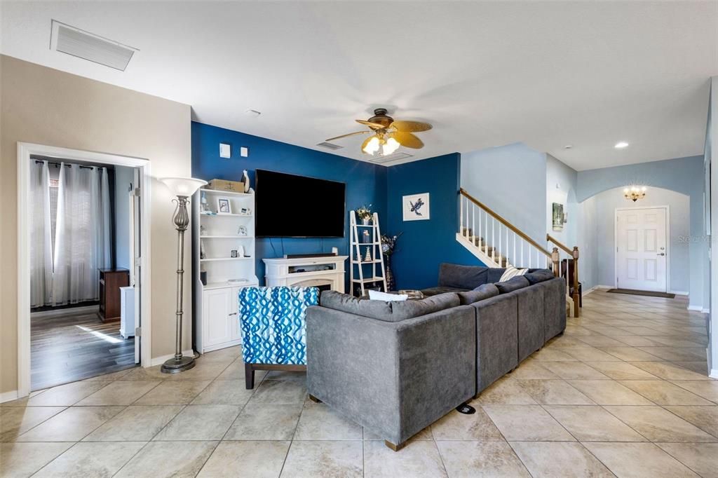 На продажу: $440,000 (4 спален, 2 ванн, 2396 Квадратных фут)