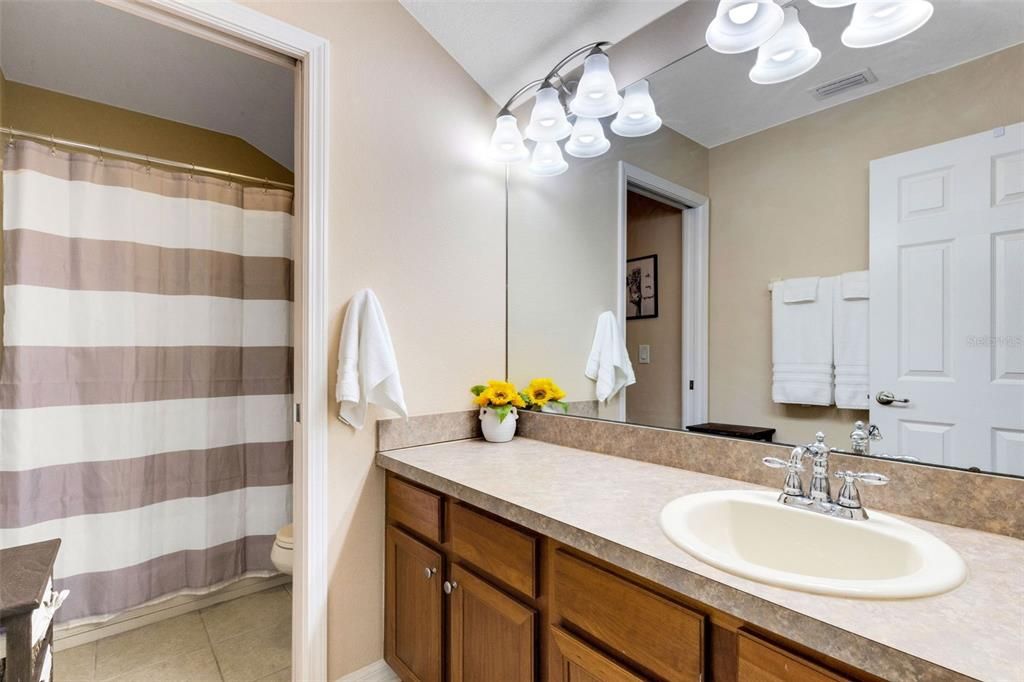 На продажу: $440,000 (4 спален, 2 ванн, 2396 Квадратных фут)