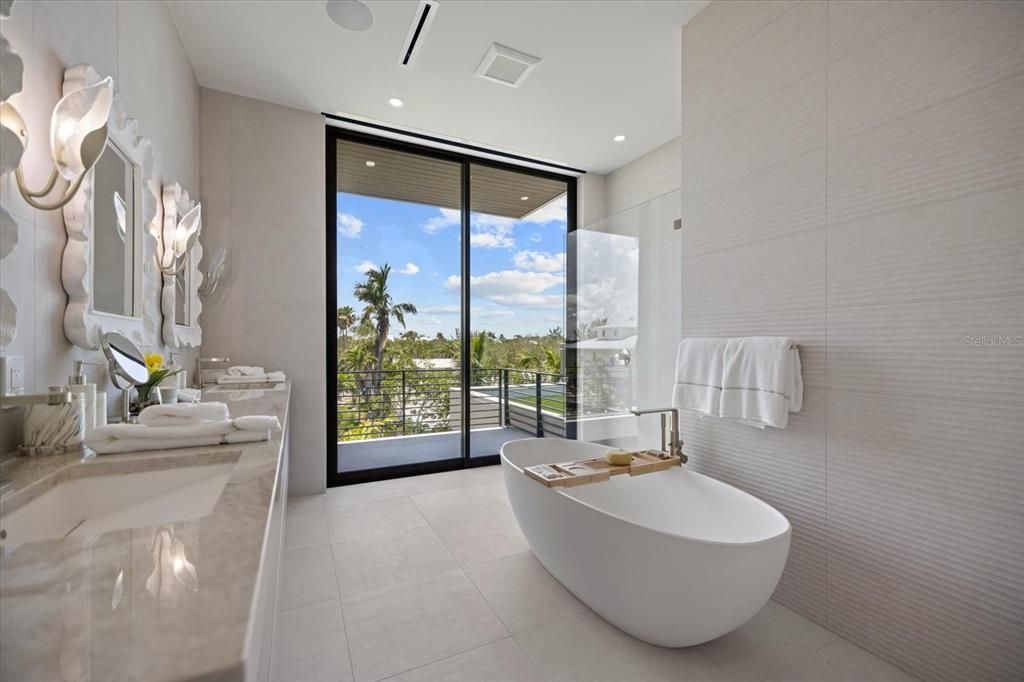 На продажу: $6,923,000 (7 спален, 6 ванн, 5214 Квадратных фут)