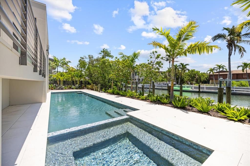 На продажу: $6,923,000 (7 спален, 6 ванн, 5214 Квадратных фут)