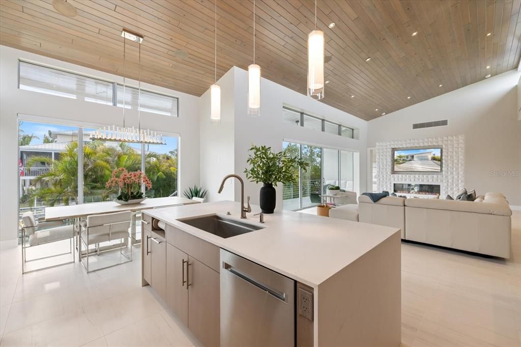 На продажу: $6,923,000 (7 спален, 6 ванн, 5214 Квадратных фут)