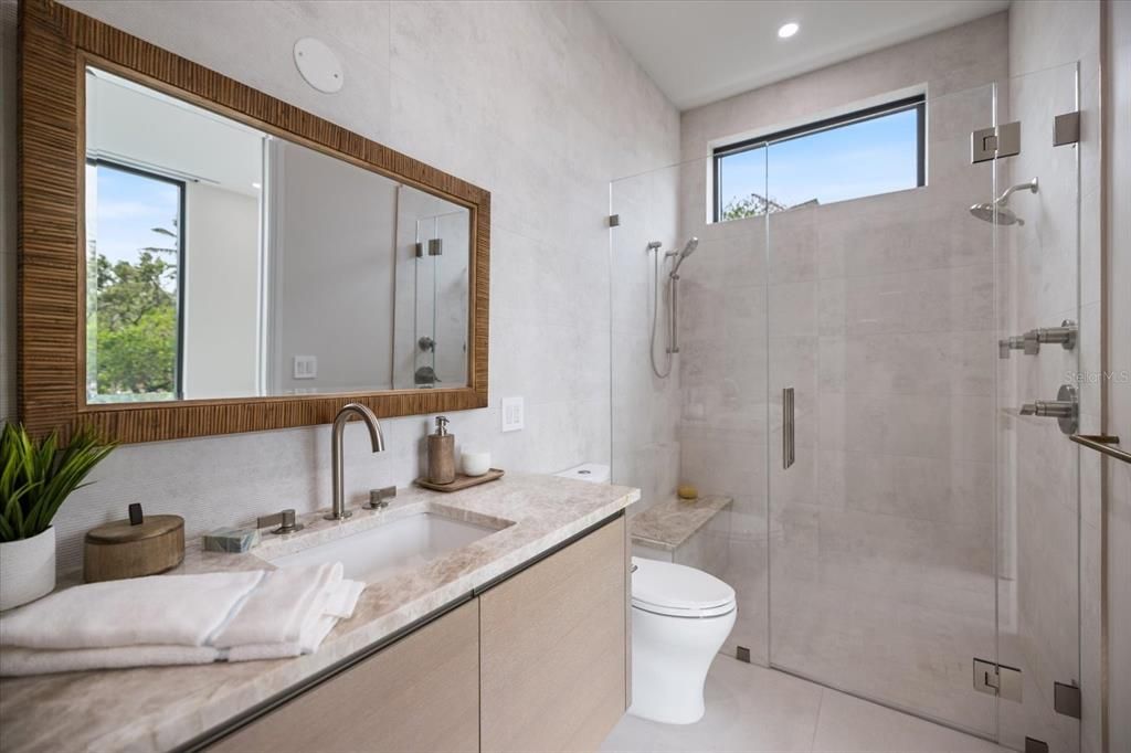 На продажу: $6,923,000 (7 спален, 6 ванн, 5214 Квадратных фут)