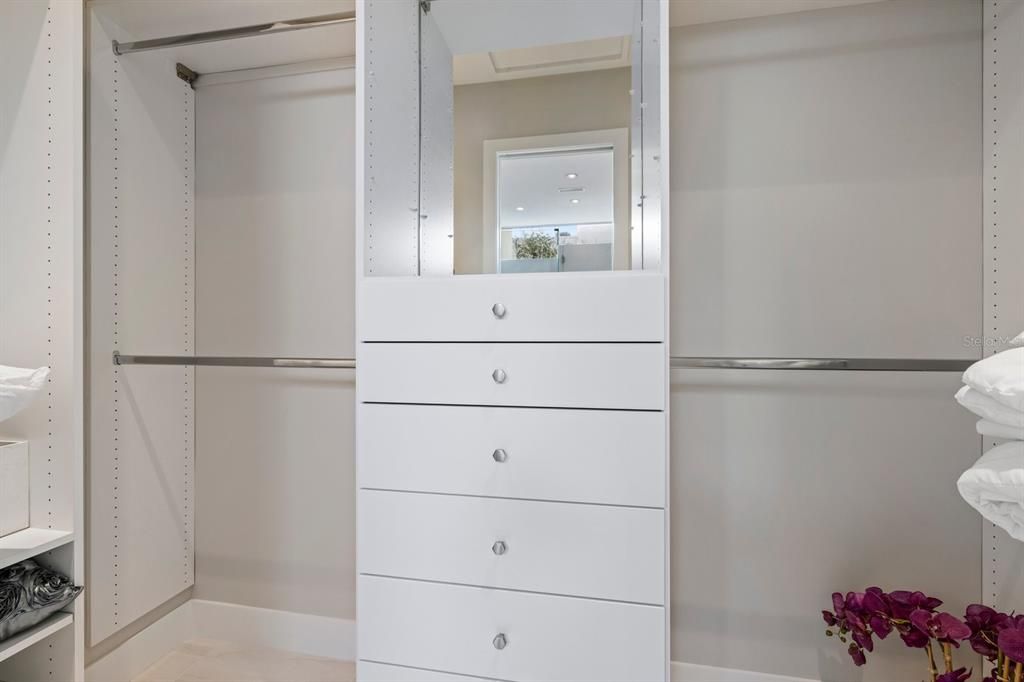 На продажу: $6,923,000 (7 спален, 6 ванн, 5214 Квадратных фут)