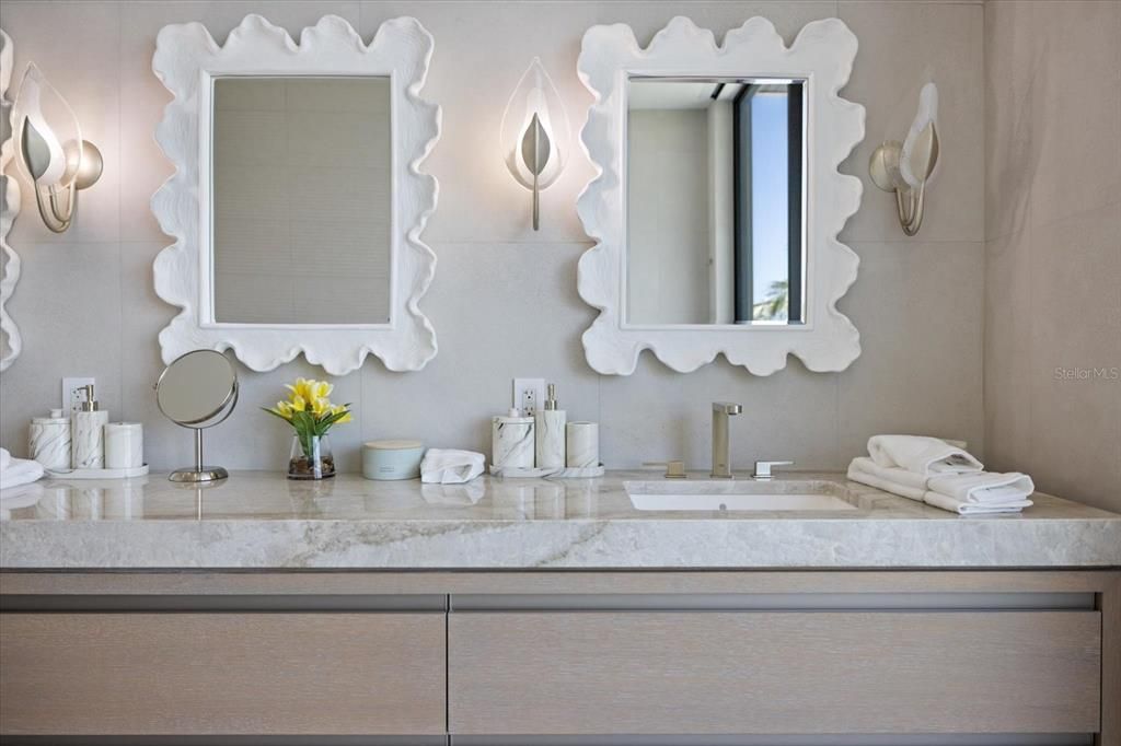 На продажу: $6,923,000 (7 спален, 6 ванн, 5214 Квадратных фут)