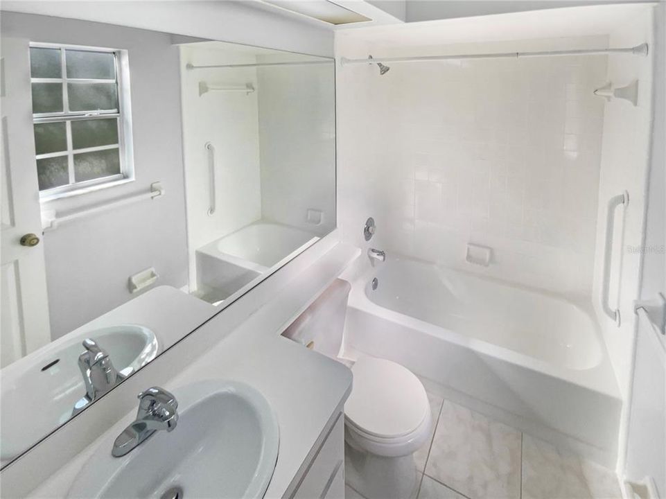 For Sale: $227,000 (2 beds, 2 baths, 1248 Square Feet)