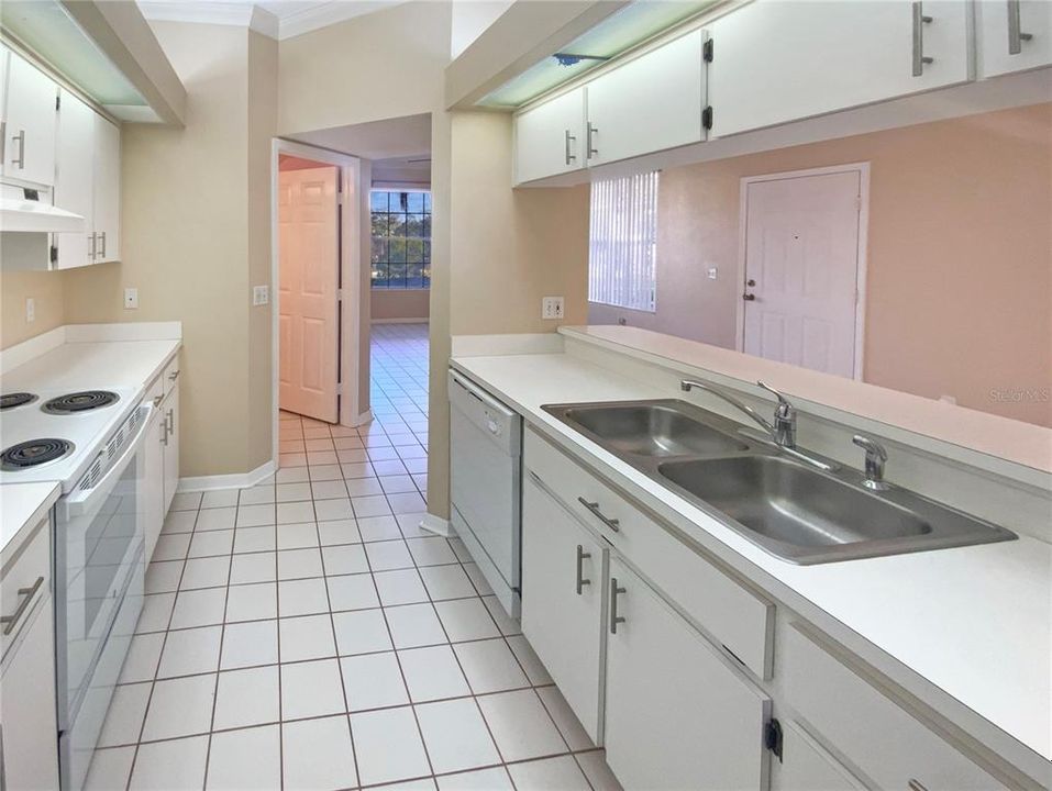 For Sale: $227,000 (2 beds, 2 baths, 1248 Square Feet)