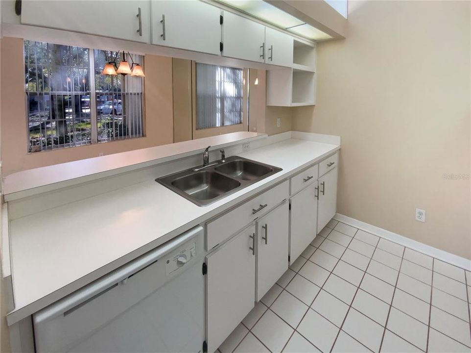 For Sale: $227,000 (2 beds, 2 baths, 1248 Square Feet)