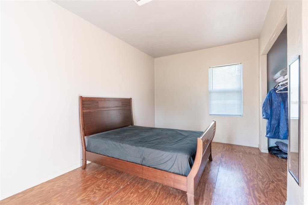 For Sale: $850,000 (5 beds, 4 baths, 3500 Square Feet)