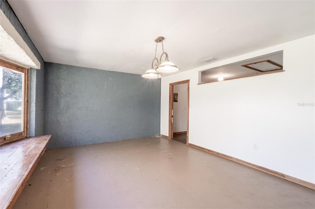 For Sale: $850,000 (5 beds, 4 baths, 3500 Square Feet)