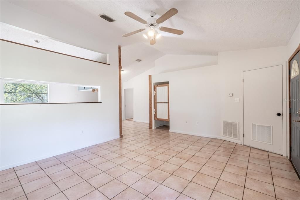 For Sale: $850,000 (5 beds, 4 baths, 3500 Square Feet)