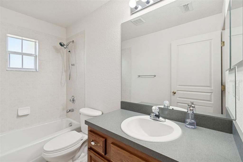 En Renta: $2,400 (3 camas, 2 baños, 1554 Pies cuadrados)