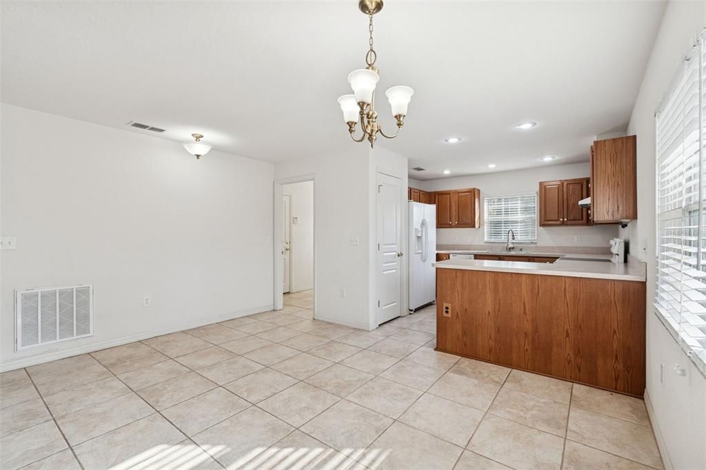 En Renta: $2,400 (3 camas, 2 baños, 1554 Pies cuadrados)